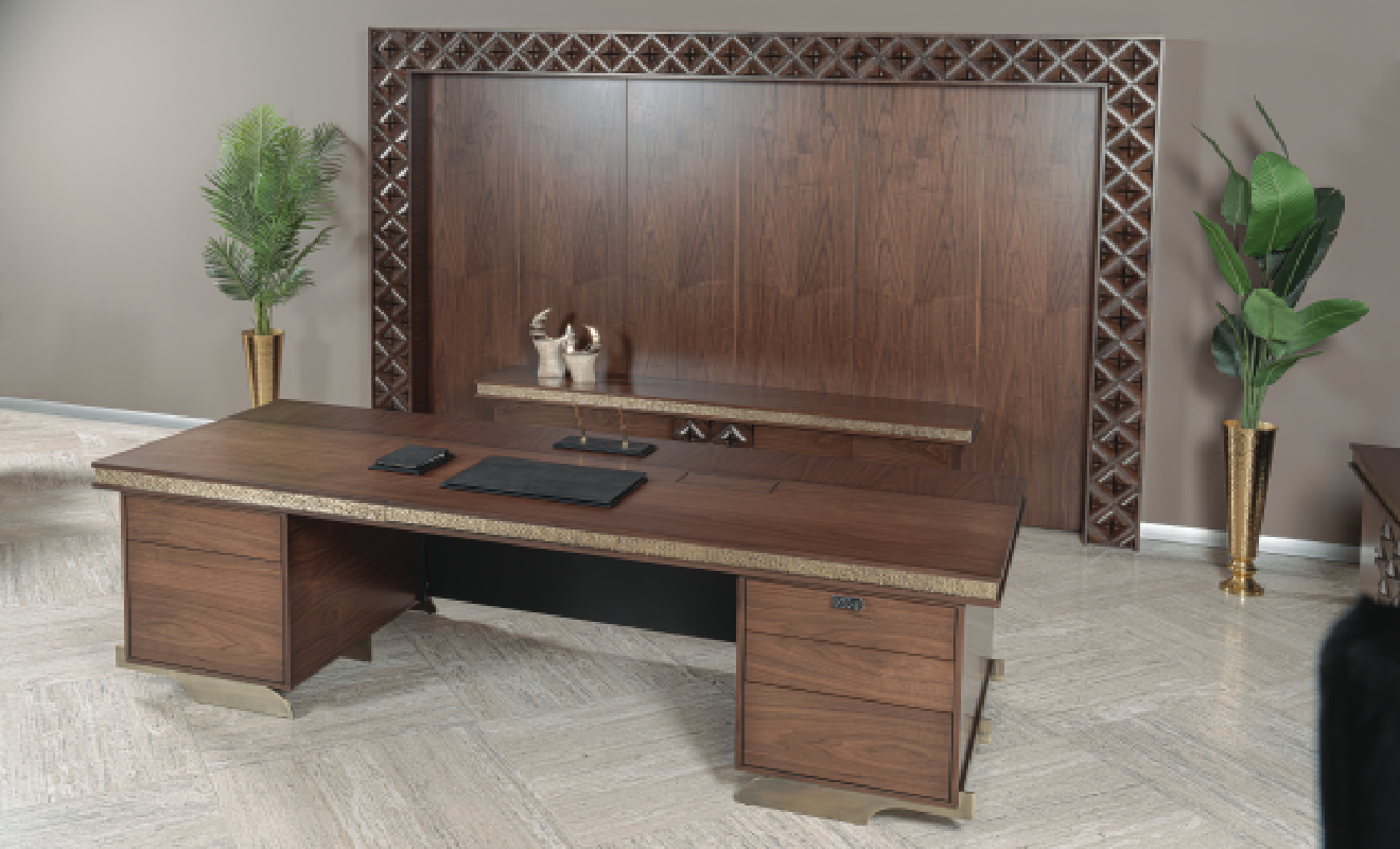 Vivanta Embroidered Executive Office Set