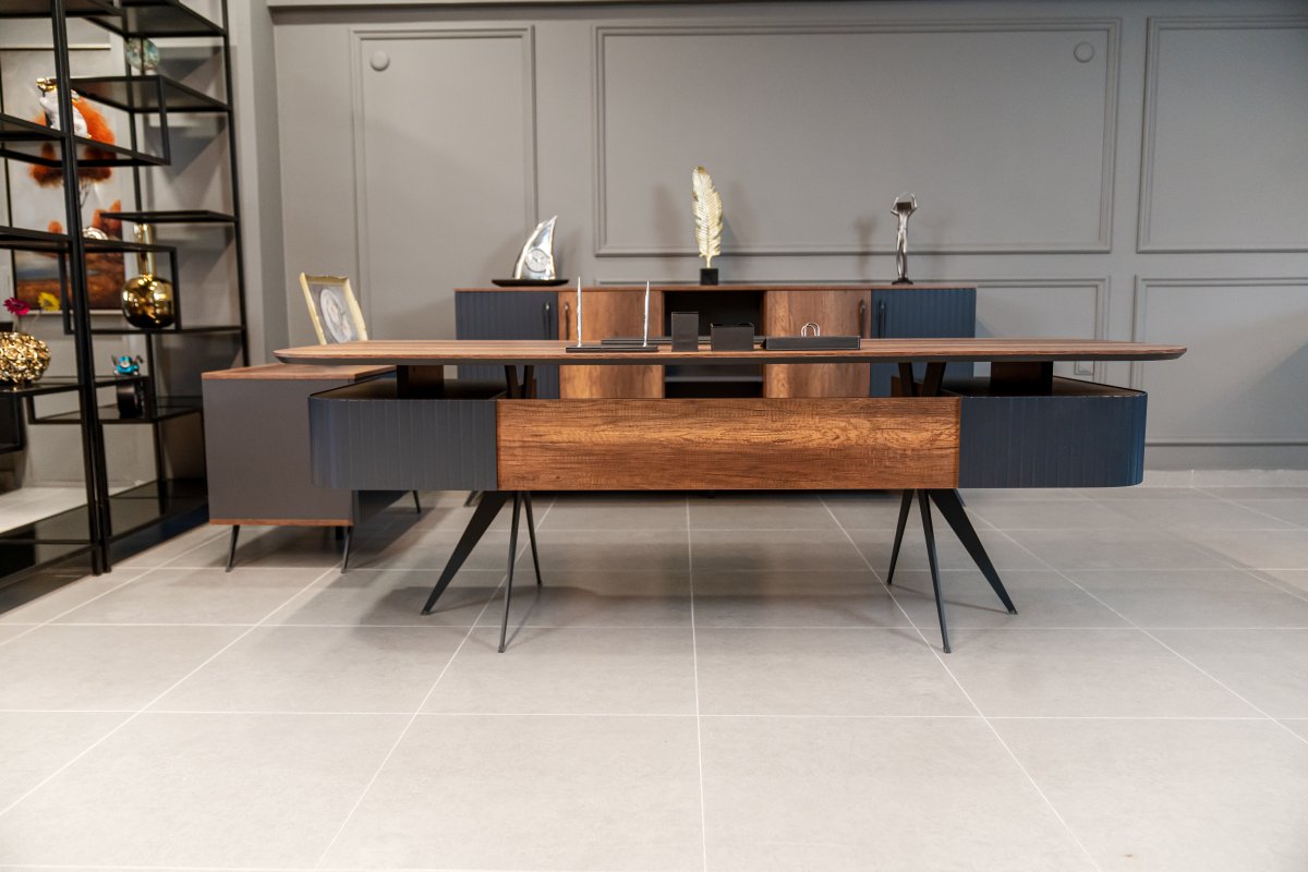 Mozart Executive Desk
