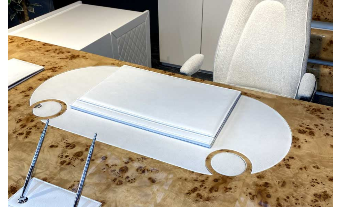 Bentley VIP Executive Desk Set