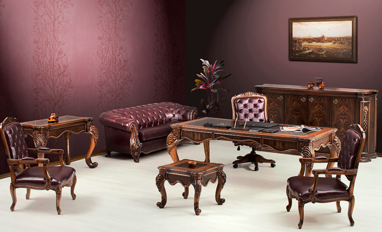 Former Classic Executive Desk Set